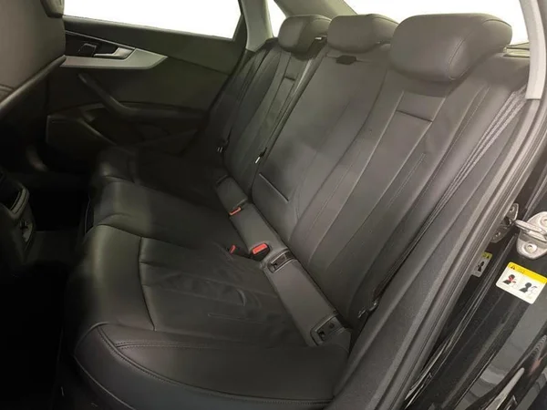 AUDI A4 (2022) — foto 10 van 30
