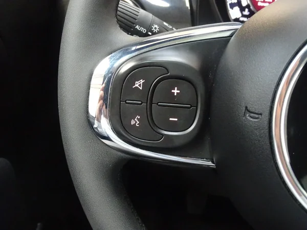 Fiat 500 (2023) — foto 8 van 19