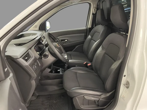 Renault Express (2023) — foto 7 van 19