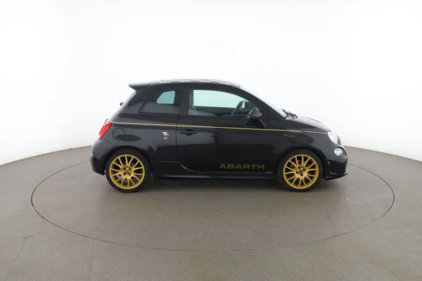 Abarth 595 (2021) — foto 13 van 16
