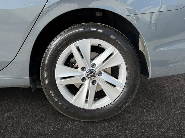 VOLKSWAGEN Golf VIII SW (2024) — foto 15 van 19