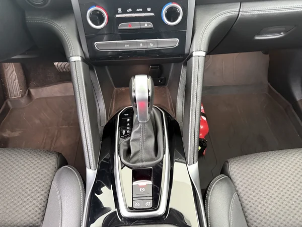RENAULT Koleos (2022) — foto 4 van 25