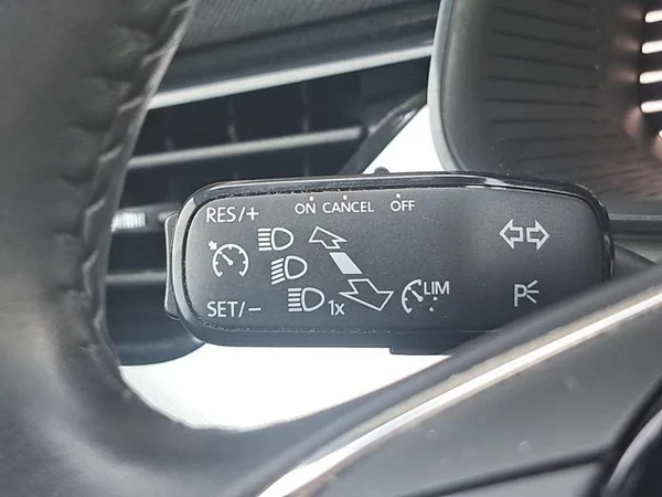 SKODA Kamiq (2022) — foto 8 van 28