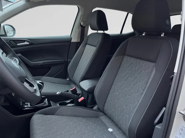 VOLKSWAGEN T-Cross (2024) — foto 2 van 14