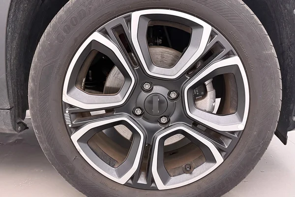 Jeep E-Avenger (2023) — foto 39 van 44