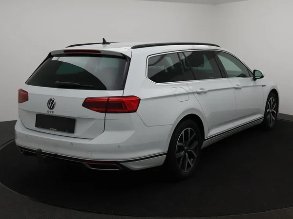 Volkswagen Passat (2022) — foto 12 van 30