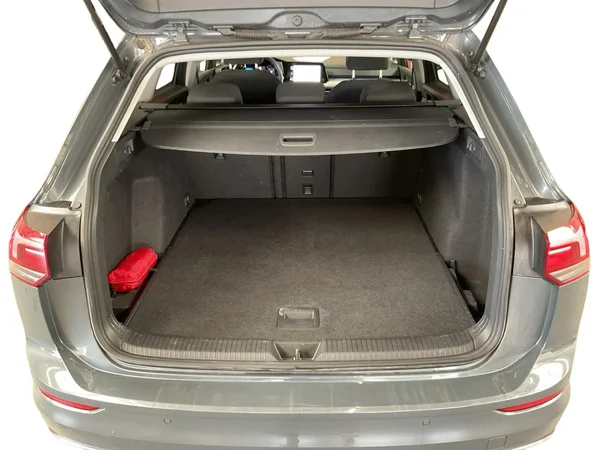 VOLKSWAGEN Golf VIII SW (2024) — foto 13 van 22