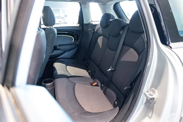 MINI Cooper (2024) — foto 8 van 35