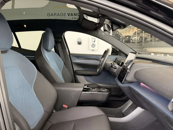 Volvo EX30 (2024) — foto 22 van 22