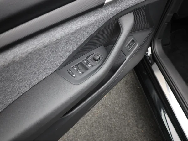 SKODA Superb Combi (2025) — foto 7 van 23