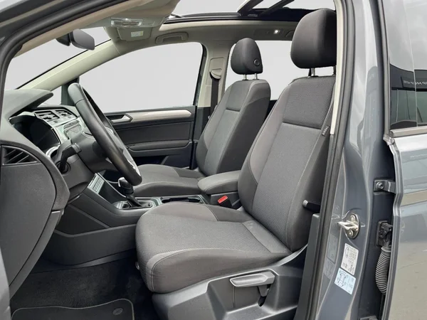 VOLKSWAGEN Touran (2025) — foto 17 van 22