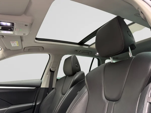 SKODA Octavia Combi (2024) — foto 5 van 19