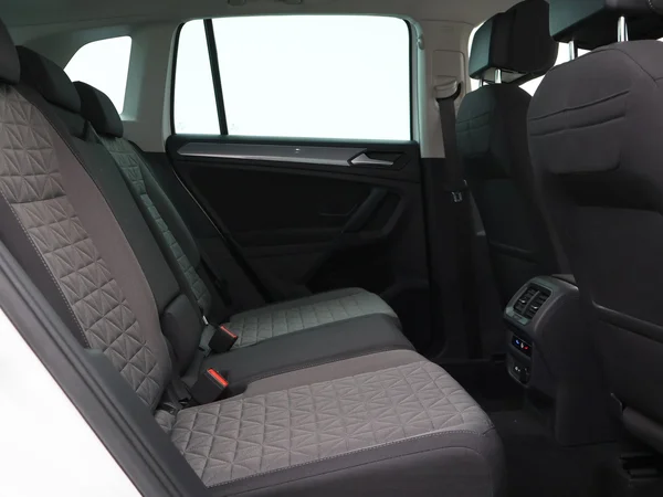 VOLKSWAGEN Tiguan eHybrid (PHEV) (2023) — foto 15 van 26