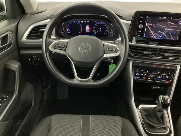 VOLKSWAGEN T-Roc (2024) — foto 16 van 36