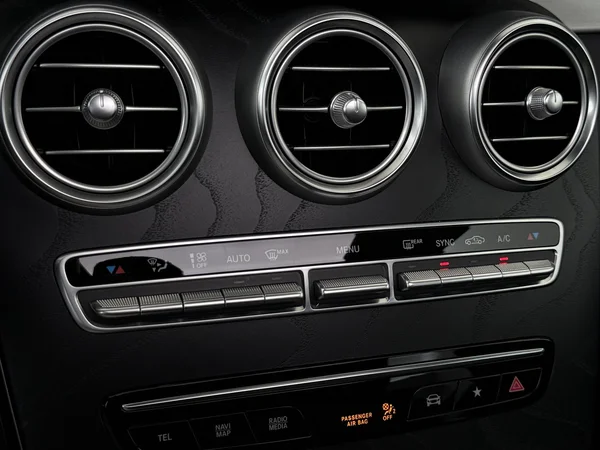 MERCEDES GLC200 (2023) — foto 17 van 31