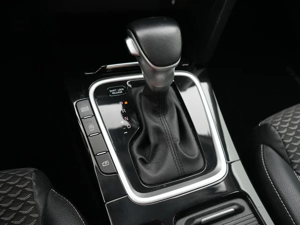 Kia cee'd (2024) — foto 2 van 21