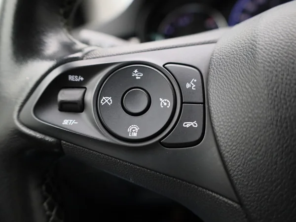 Opel Astra (2021) — foto 9 van 38