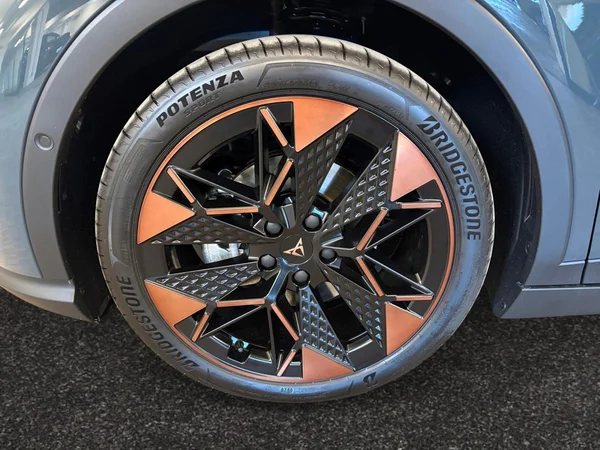 CUPRA Raval (2026) — foto 12 van 15