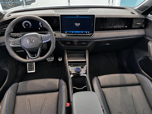 VOLKSWAGEN Tiguan (2026) — foto 2 van 12