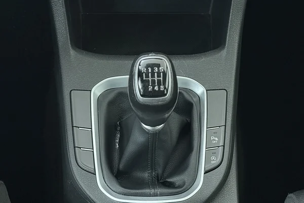 Hyundai i30 (2019) — foto 4 van 18