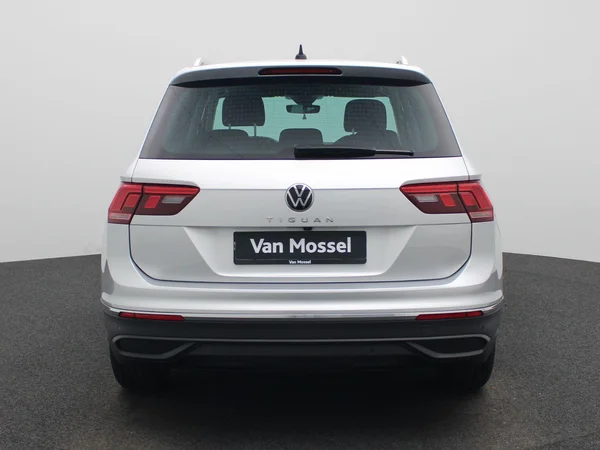 Volkswagen Tiguan (2022) — foto 44 van 48