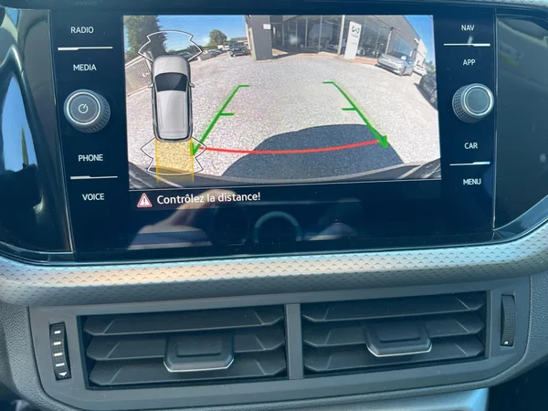 VOLKSWAGEN T-Cross (2022) — foto 2 van 18