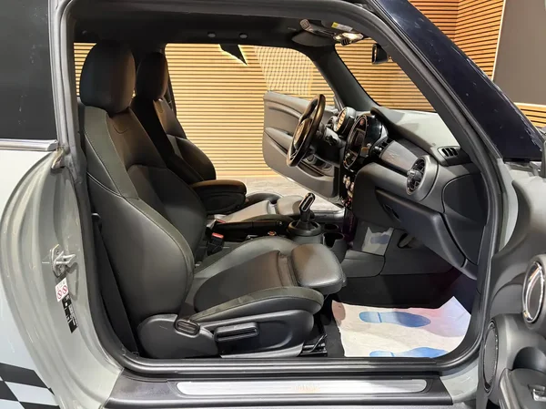 Mini Cooper (2019) — foto 8 van 22