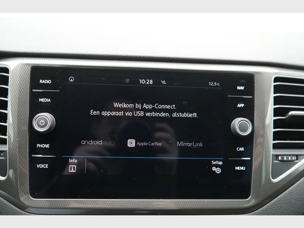VOLKSWAGEN Golf Sportsvan (2019) — foto 15 van 27