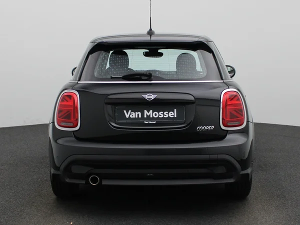 MINI Cooper (2023) — foto 36 van 40