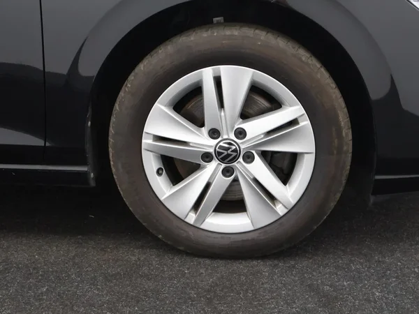 Volkswagen Golf (2022) — foto 25 van 26