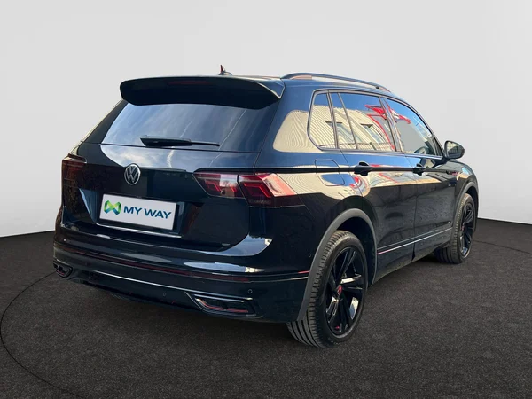 VOLKSWAGEN Tiguan (2023) — foto 4 van 24