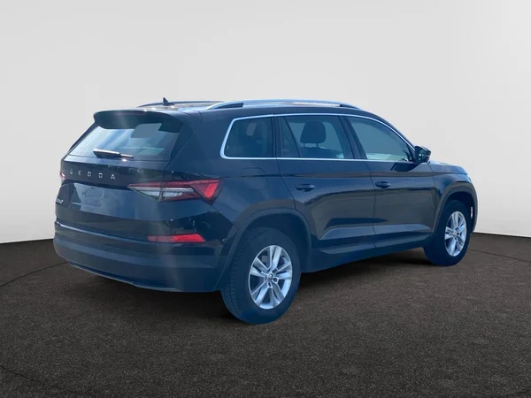 SKODA Kodiaq Dsl (2022) — foto 2 van 9