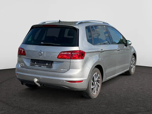 VOLKSWAGEN Golf Sportsvan (2017) — foto 16 van 20