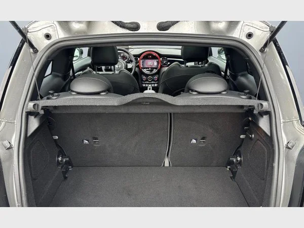 MINI Mini (2023) — foto 22 van 29