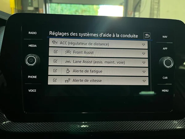 VOLKSWAGEN T-Cross (2025) — foto 6 van 17