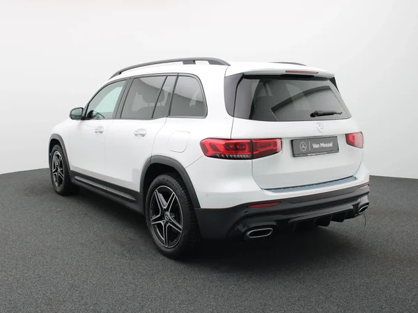 Mercedes-Benz GLB (2021) — foto 12 van 27