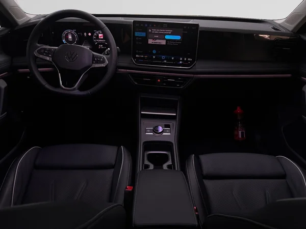 VOLKSWAGEN Tiguan (2025) — foto 2 van 20