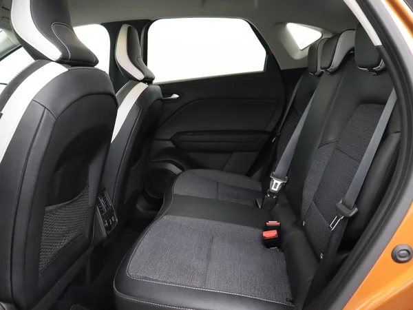 RENAULT Captur (2021) — foto 5 van 30