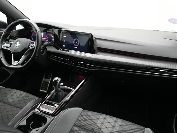 VOLKSWAGEN Golf VIII (2022) — foto 17 van 31