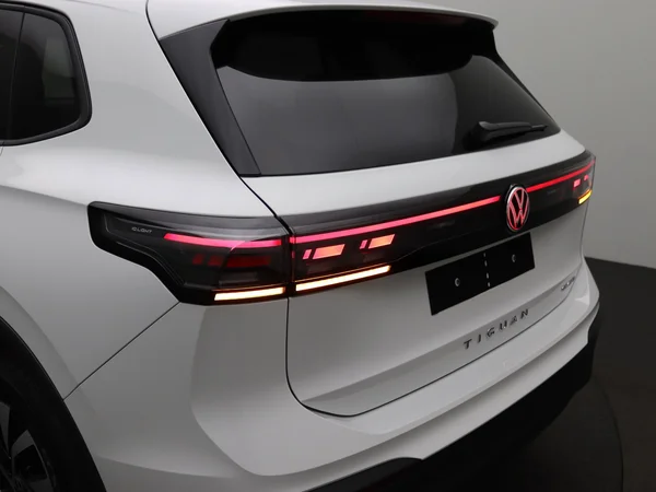 VOLKSWAGEN Tiguan eHybrid (PHEV) (2025) — foto 24 van 24