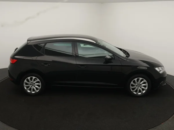 SEAT Leon (2017) — foto 4 van 27