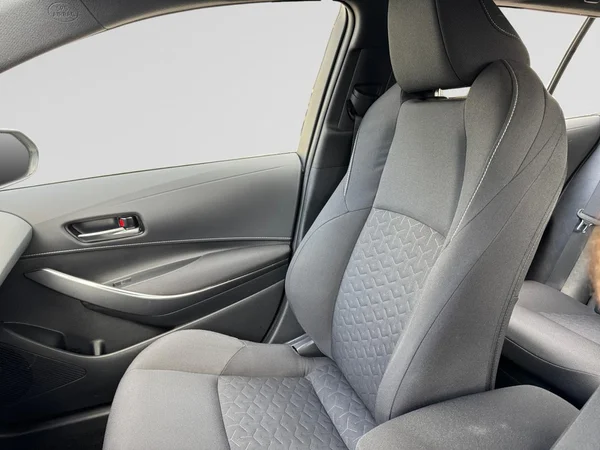 TOYOTA Corolla SW Hybrid (HEV) (2022) — foto 24 van 24