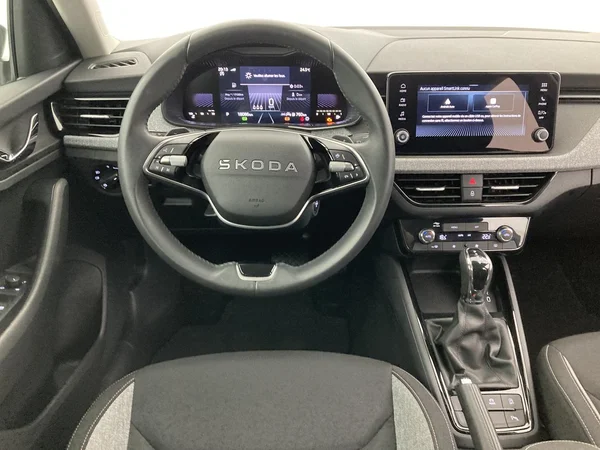 SKODA Scala (2025) — foto 8 van 36