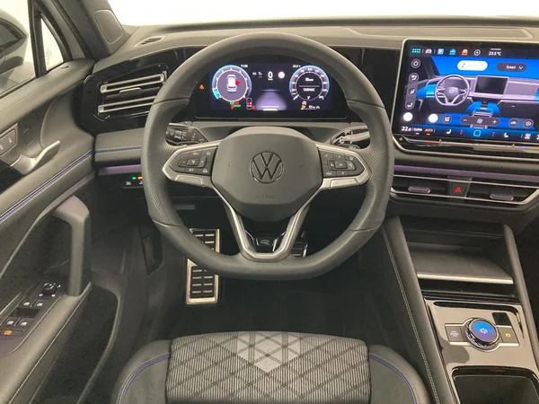 VOLKSWAGEN Tiguan (2025) — foto 4 van 33
