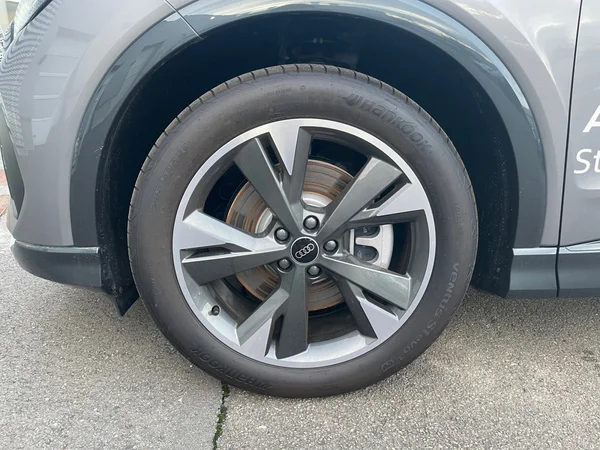 AUDI Q4 e-tron (2026) — foto 18 van 24