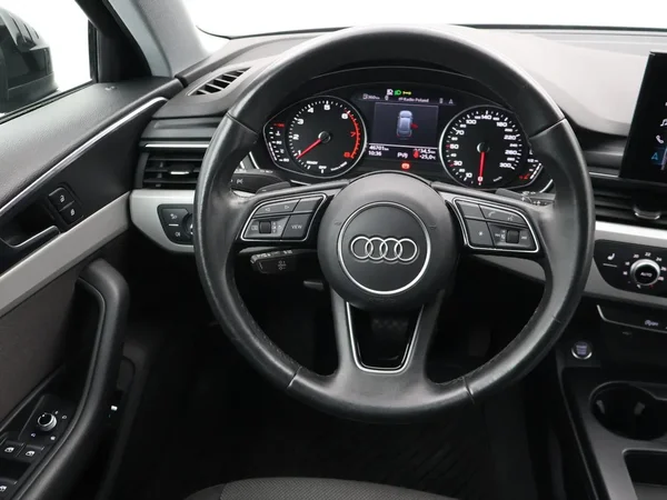 Audi A4 (2022) — foto 15 van 26