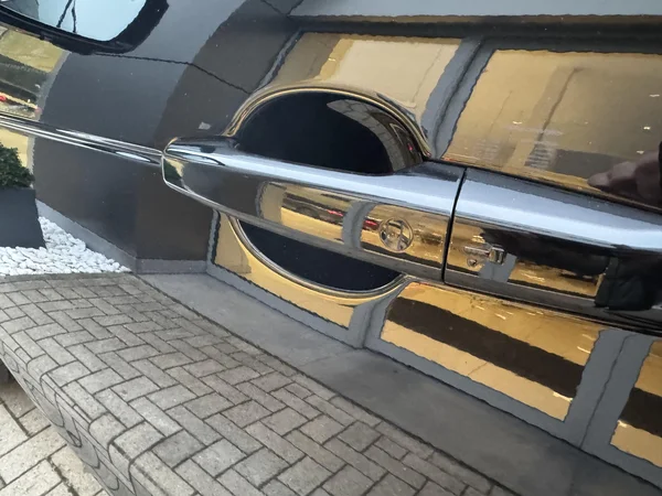 Land Rover Discovery — foto 10 van 20