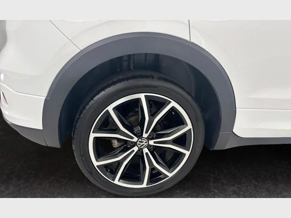 Volkswagen T-Cross (2023) — foto 25 van 26