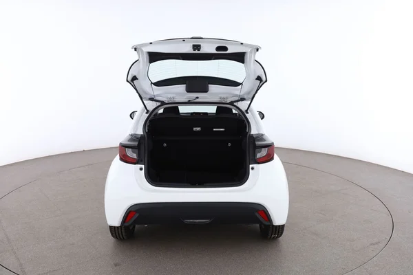 Mazda 2 (2023) — foto 7 van 16