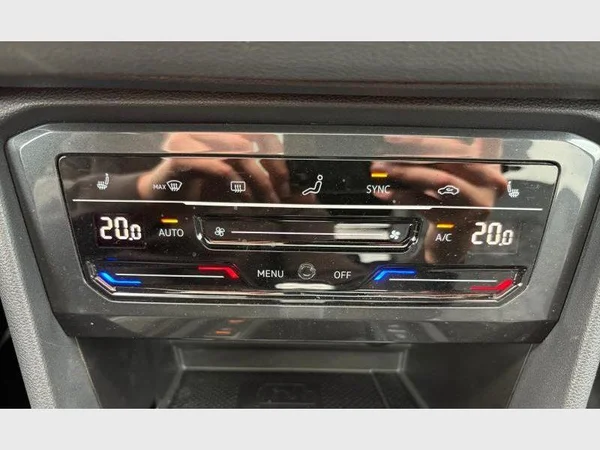 Volkswagen Tiguan (2021) — foto 16 van 27